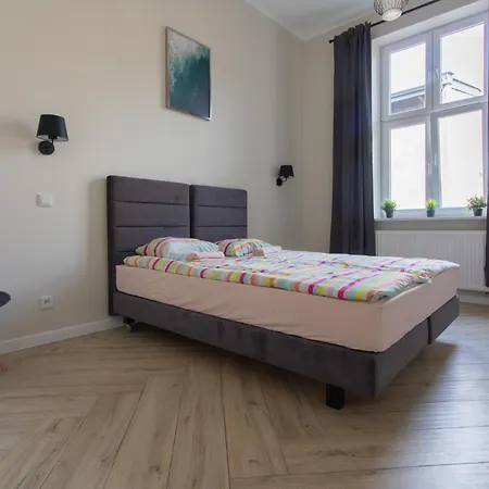 Comfy And Bright- Golden Apartments- Green Area- Oldtown