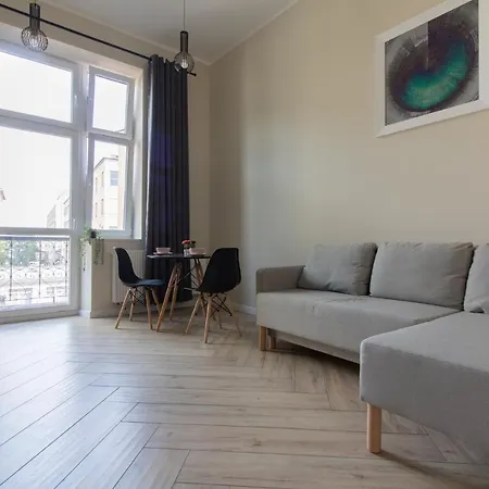 Comfy And Bright- Golden Apartments- Green Area- Oldtown *