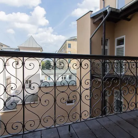 Comfy And Bright- Golden Apartments- Green Area- Oldtown Apartman *